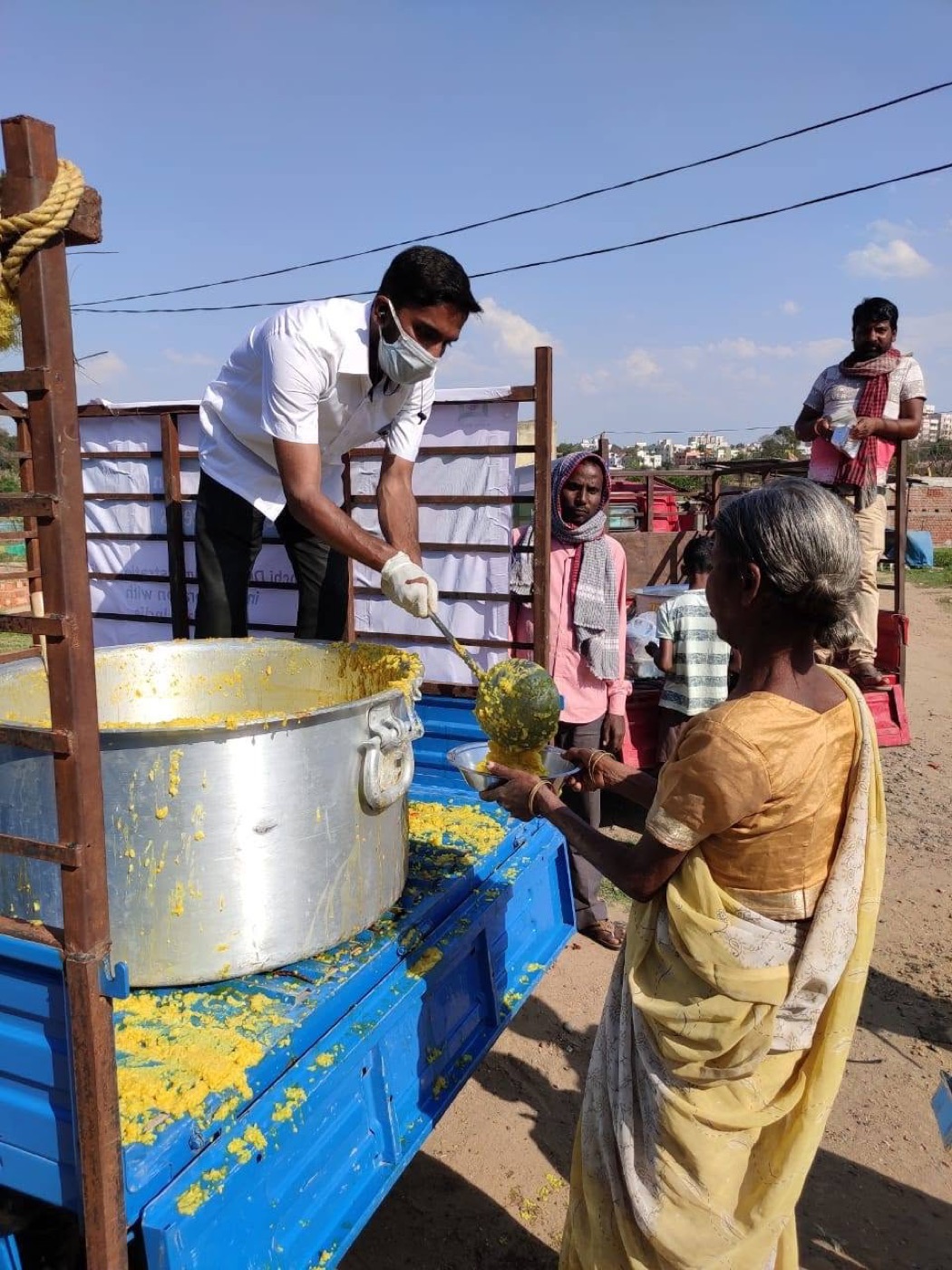 Meal service during a Prattyancha food support activity
