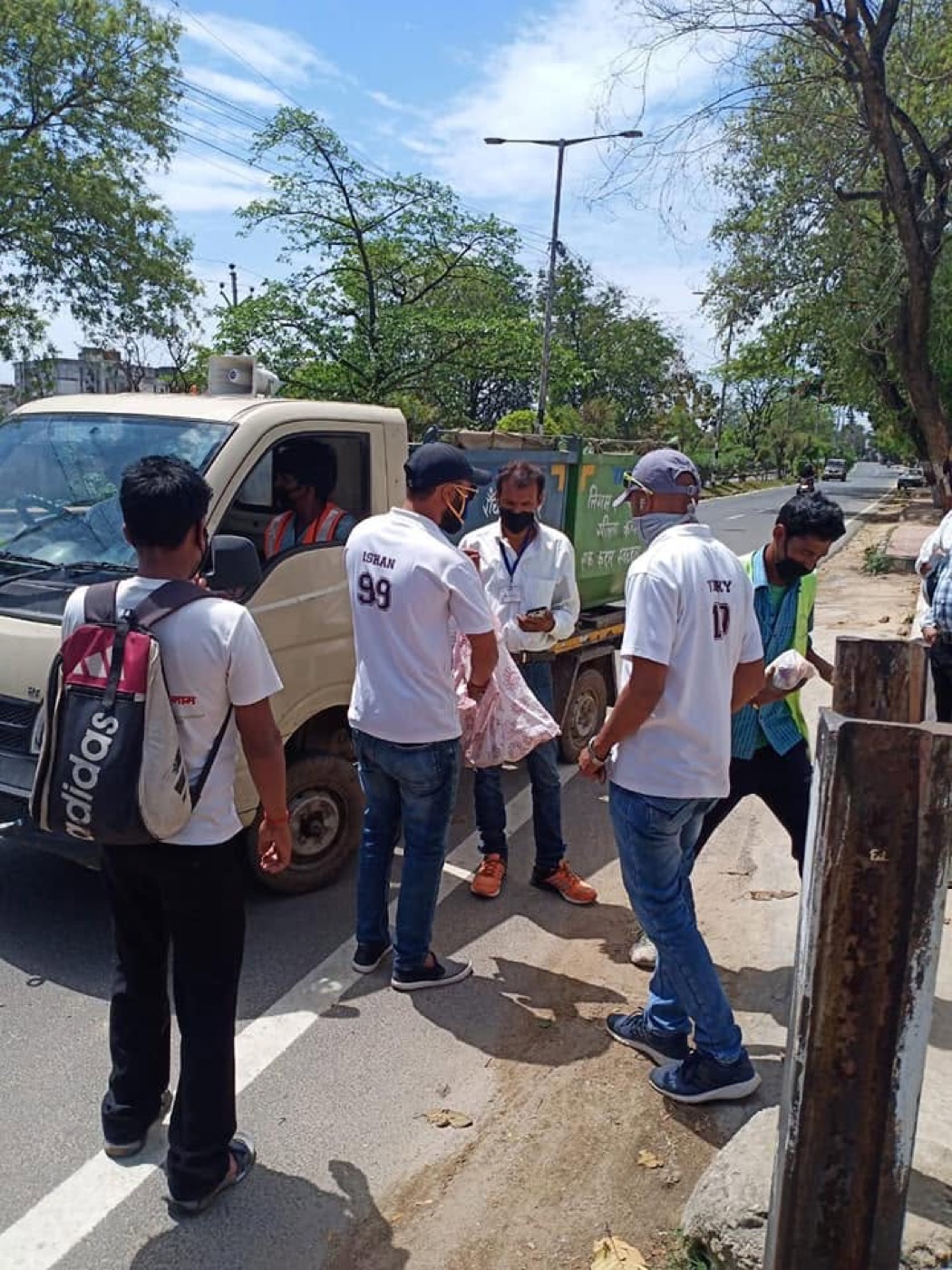 Prattyancha volunteers coordinating with municipal cleanup workers